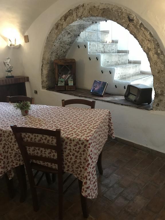 B&B La Staffa Aquino Extérieur photo